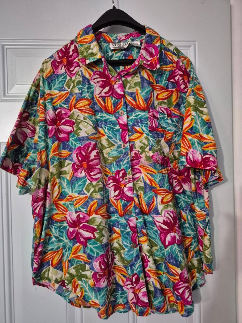 Venezia Blouse. size 22/24 ,100% cotton. Beach floral print.